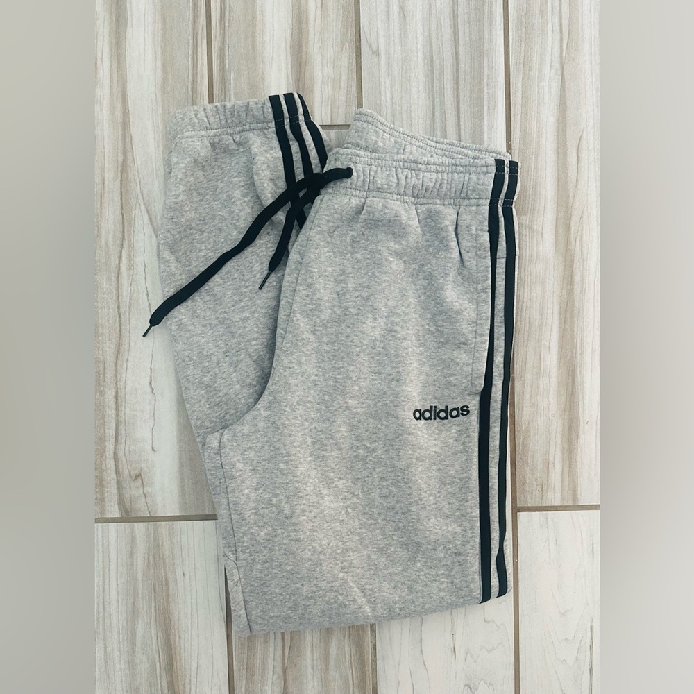 Adidas Women’s Gray Three-Stripe Jogger Pants Like Brand New Size Medium